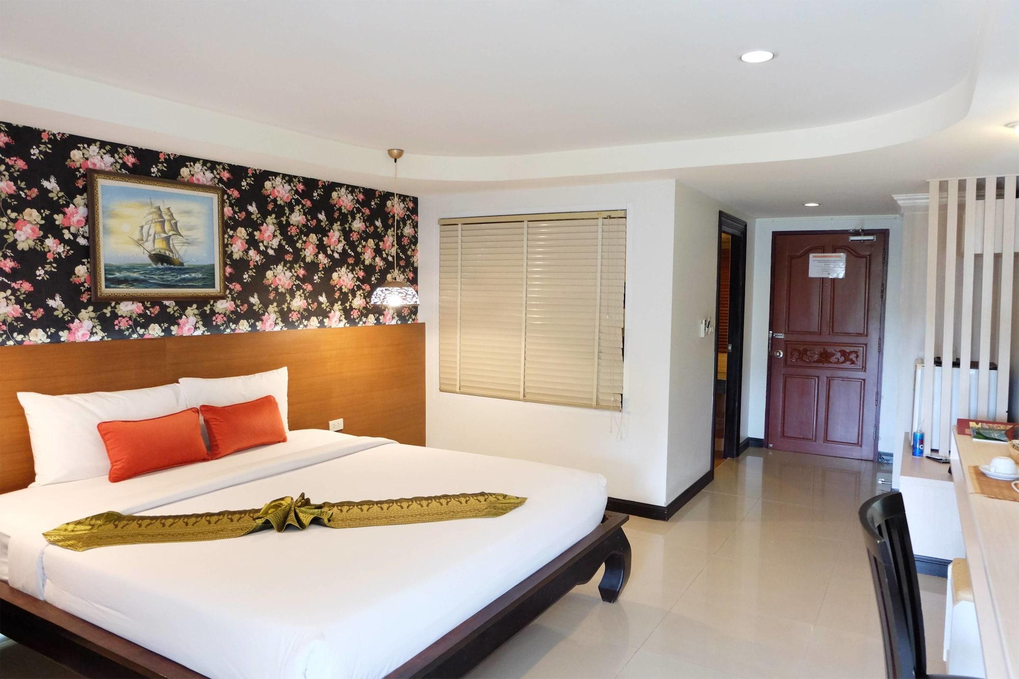 Grand Hill Resort And Spa Nakhon Szavan Kültér fotó