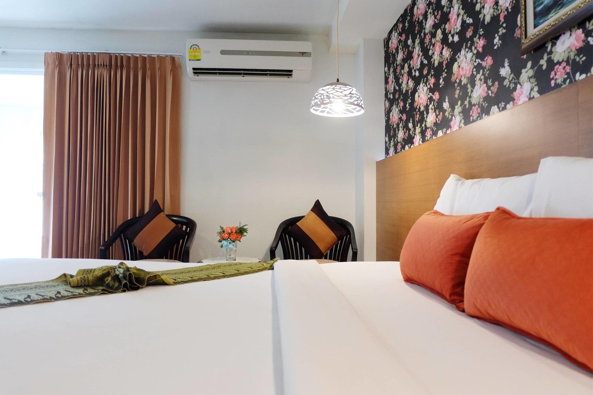 Grand Hill Resort And Spa Nakhon Szavan Kültér fotó