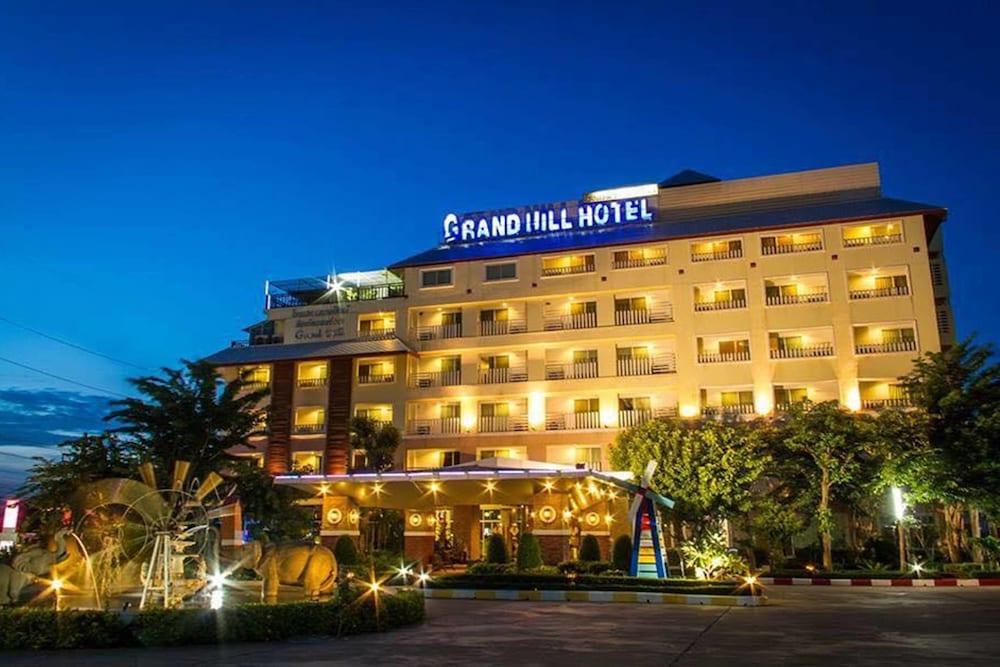 Grand Hill Resort And Spa Nakhon Szavan Kültér fotó