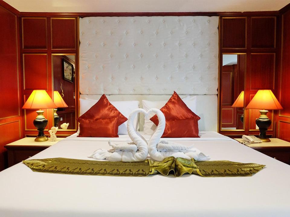 Grand Hill Resort And Spa Nakhon Szavan Kültér fotó