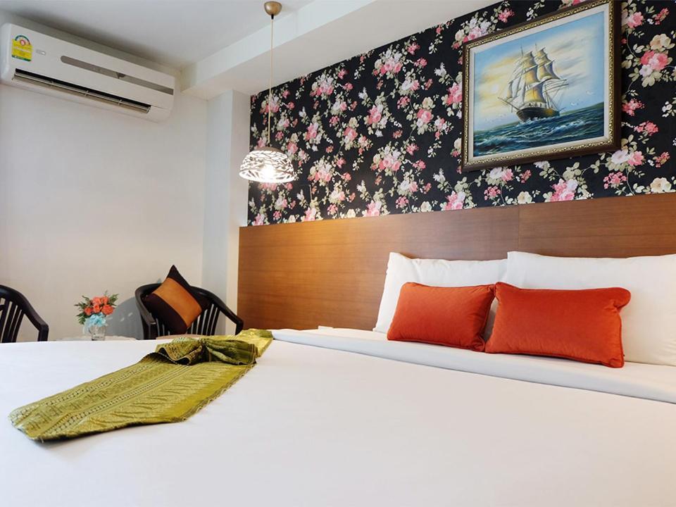 Grand Hill Resort And Spa Nakhon Szavan Kültér fotó