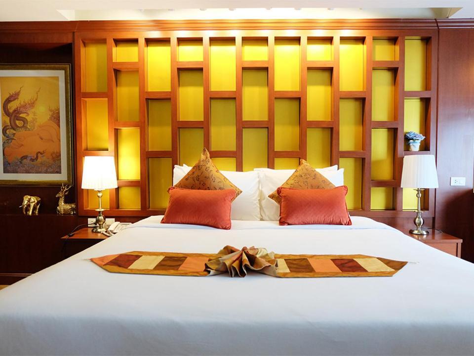 Grand Hill Resort And Spa Nakhon Szavan Kültér fotó
