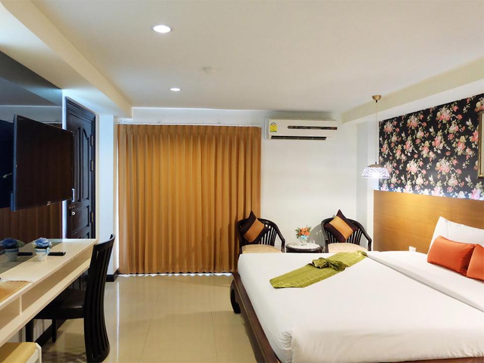 Grand Hill Resort And Spa Nakhon Szavan Kültér fotó