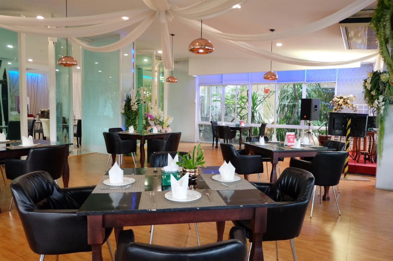 Grand Hill Resort And Spa Nakhon Szavan Kültér fotó