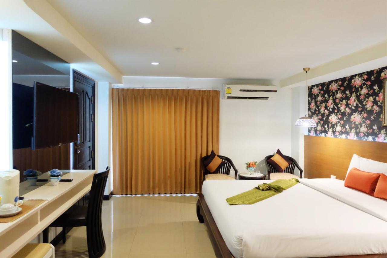 Grand Hill Resort And Spa Nakhon Szavan Kültér fotó